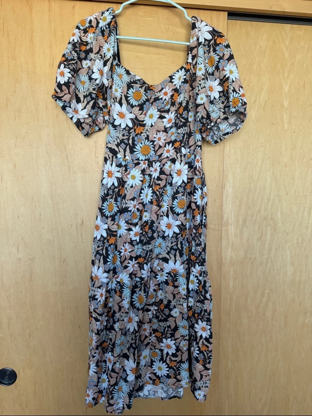 a.n.a Black Maxi Dress with White Daisy Print and Tan Accents - Picture 1 of 2